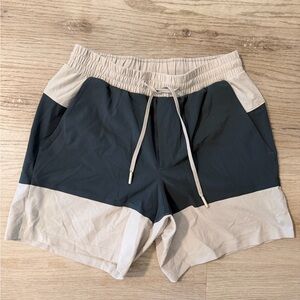 lululemon athletica Men's Shorts Lane Line size small
